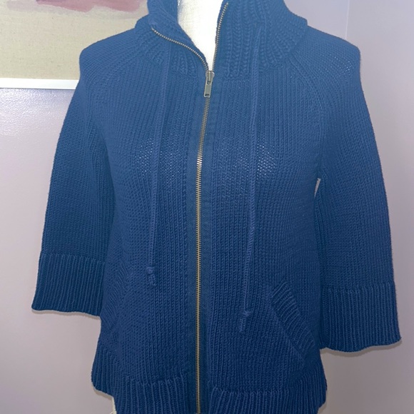 Gap Small 3/4 sleeve, navy sweater with a zipper and drawstring. - Picture 11 of 12